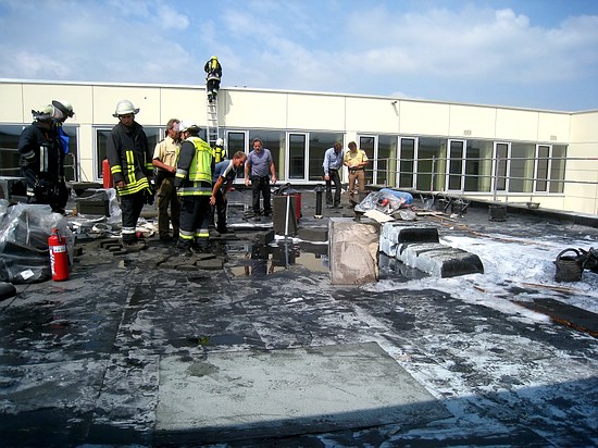 Brand auf dem Schulhausdach