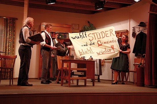 2010-4-Theater-02.jpg